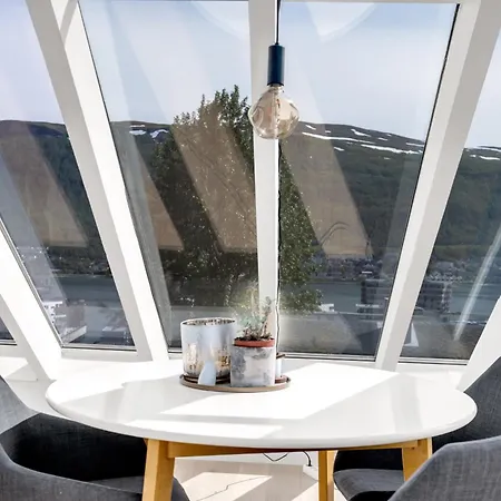 Amazing Sky Loft With Glass Roof & Panorama Views * Tromsø