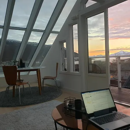 Amazing Sky Loft With Glass Roof & Panorama Views * Tromsø